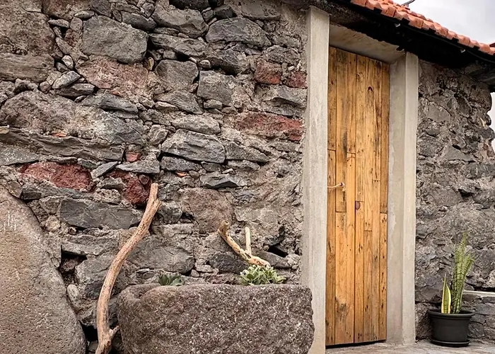 Old Aqueduct Village 1 - - Madeira * Serra de Agua